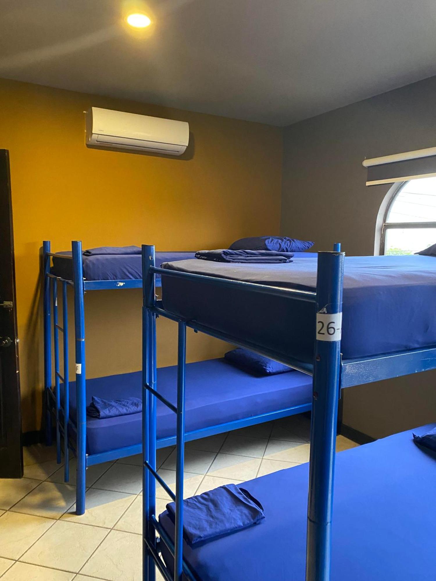 Alajuela Backpackers Airport Hostel מראה חיצוני תמונה