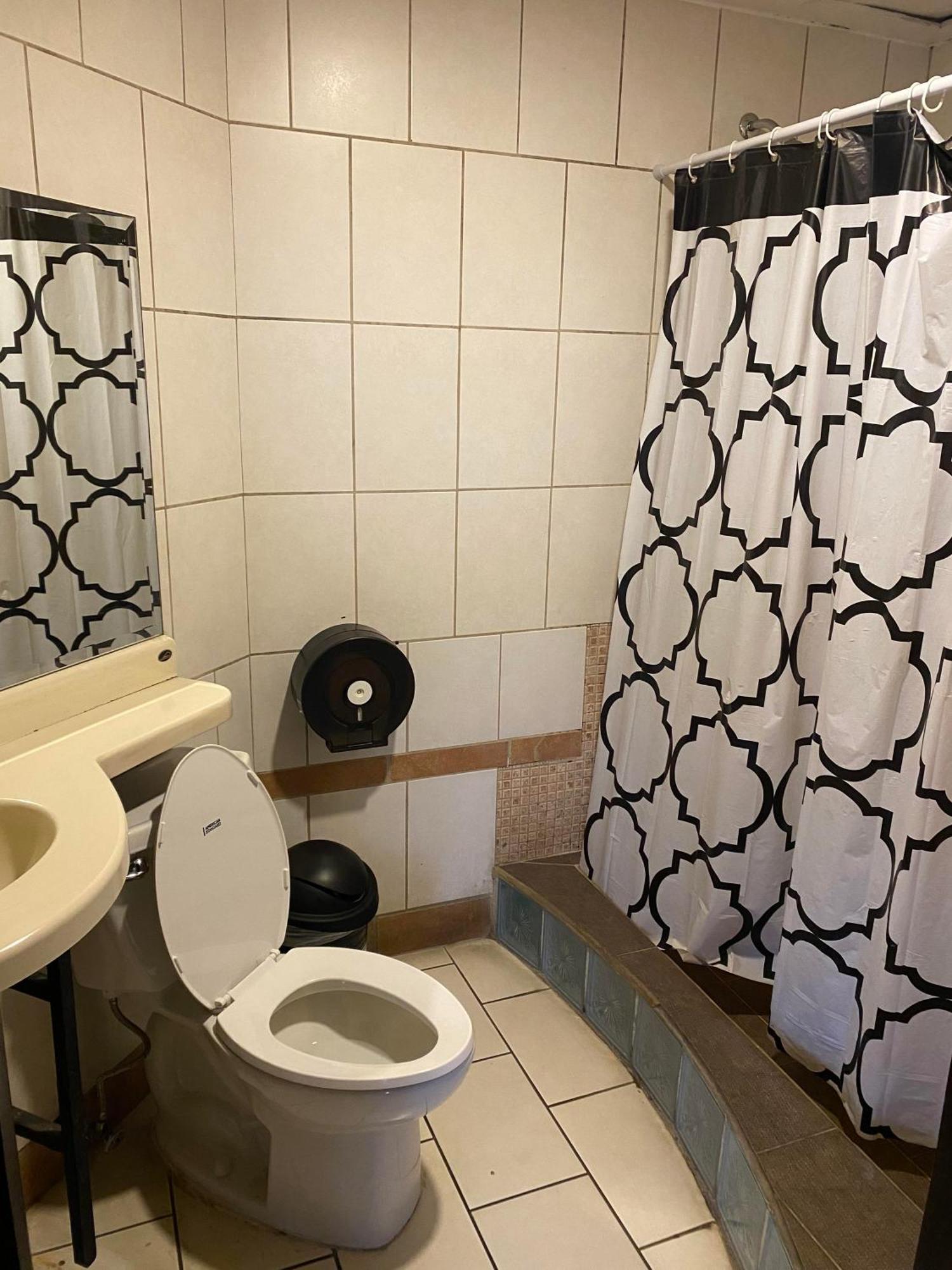 Alajuela Backpackers Airport Hostel מראה חיצוני תמונה