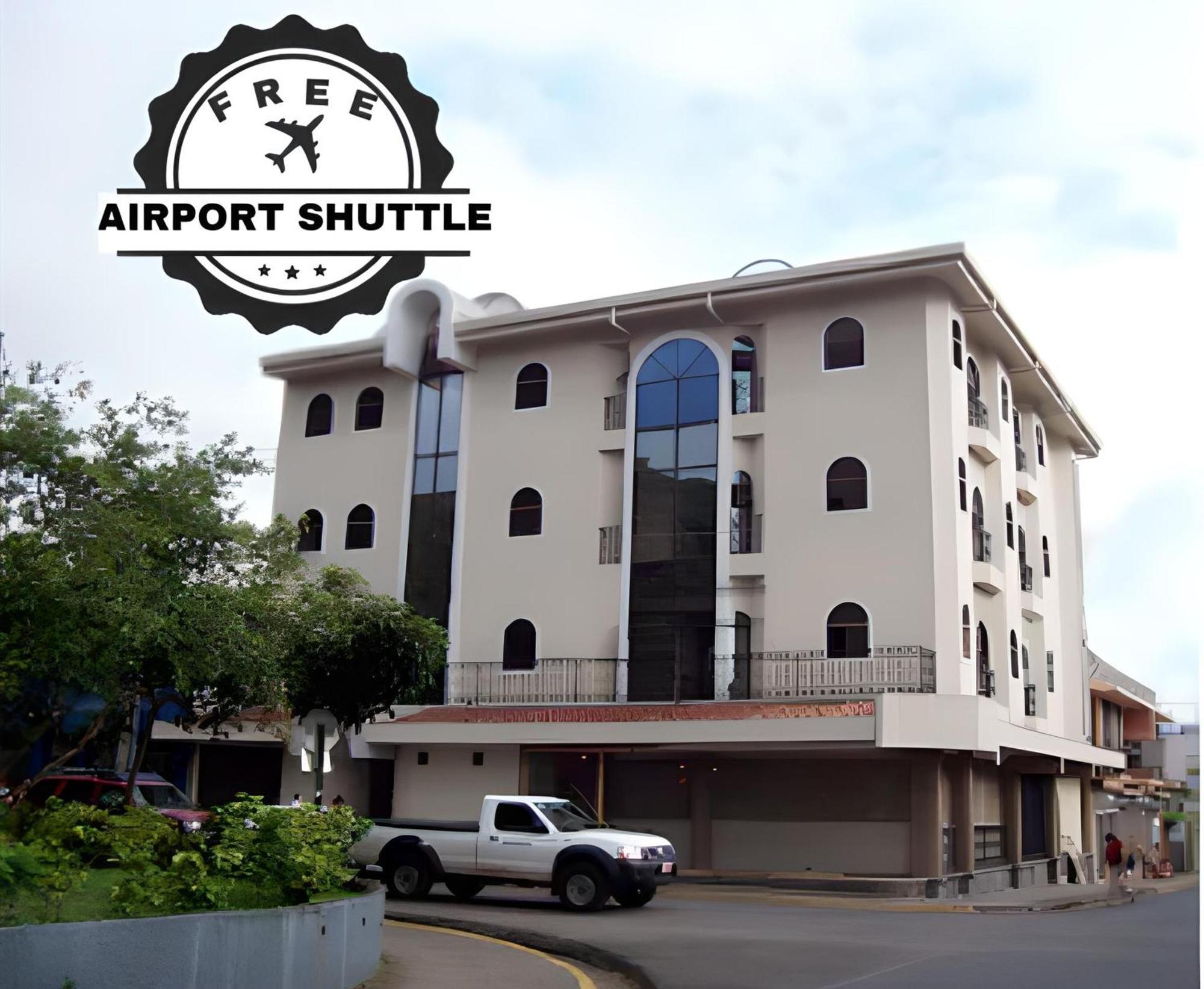 Alajuela Backpackers Airport Hostel מראה חיצוני תמונה